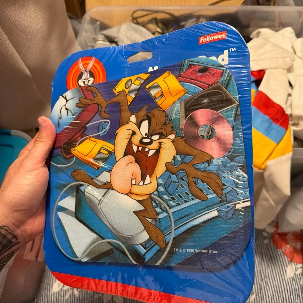 Tasmanian Devil Looney Tunes Mouse Pad - Picture 3 of 4
